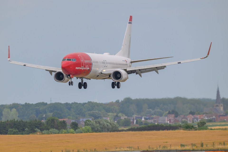 Аварійна посадка Boeing 737 у Стокгольмі: лопнуло колесо під час зльоту