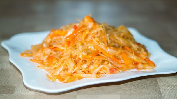 Szefowie kuchni ujawnili sekret: dlaczego do duszonej kapusty dodaje się mleko