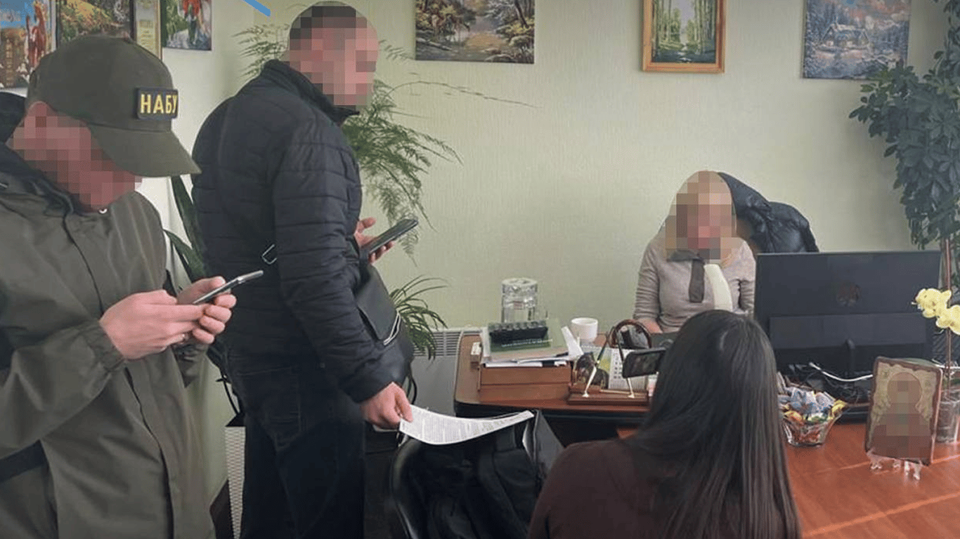 Задержание чиновницы за взятку