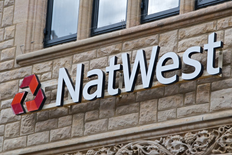 Збої в додатку NatWest: клієнти не можуть отримати доступ до рахунків