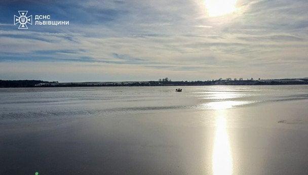 Трагедия на льду под Львовом: рыбак погиб, провалившись в воду