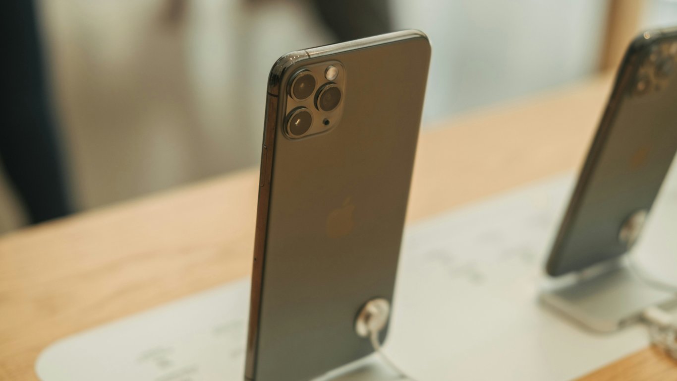 Smartphone prices are rising