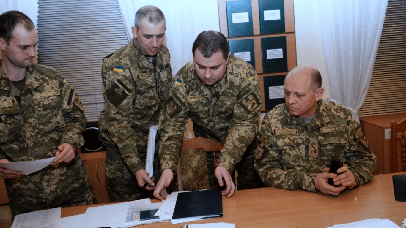 Військовозобов'язані змінюють статус