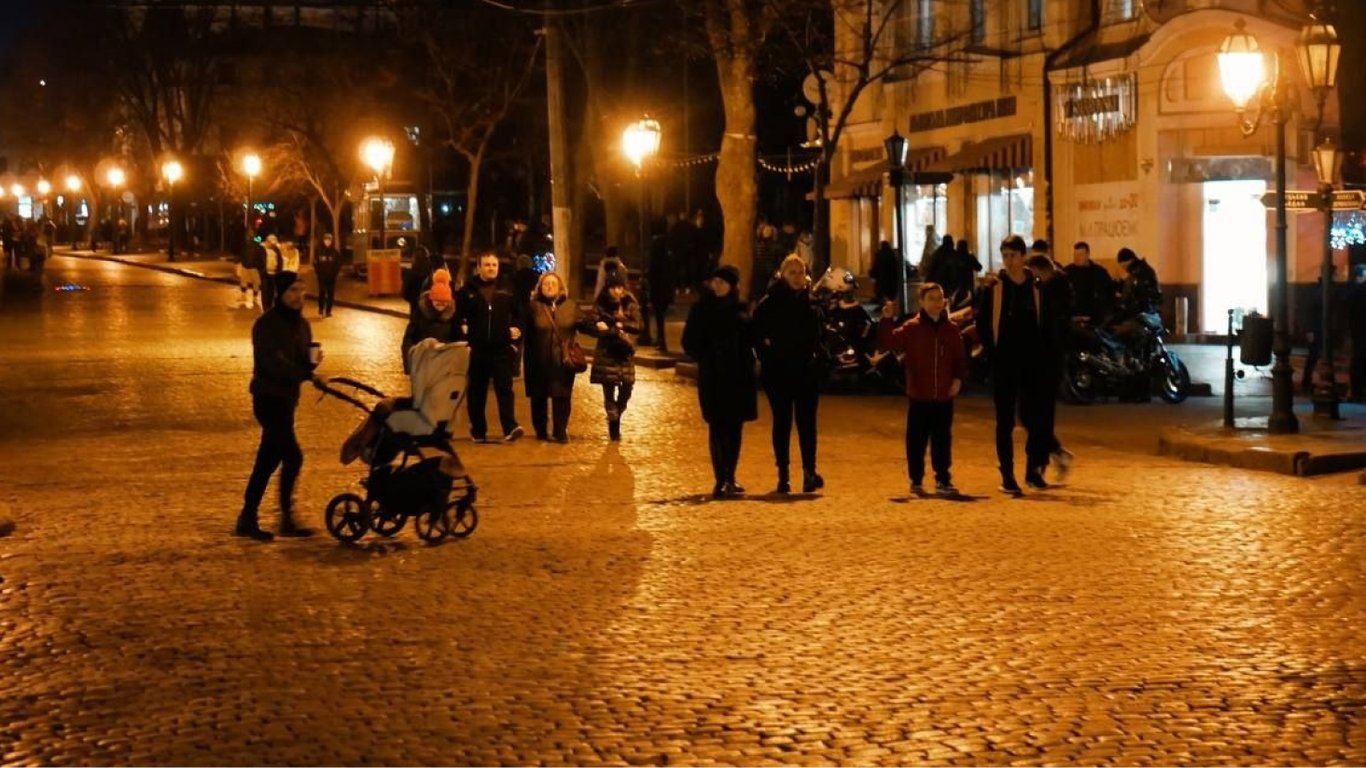 Разрушена половина подстанций Одесщины