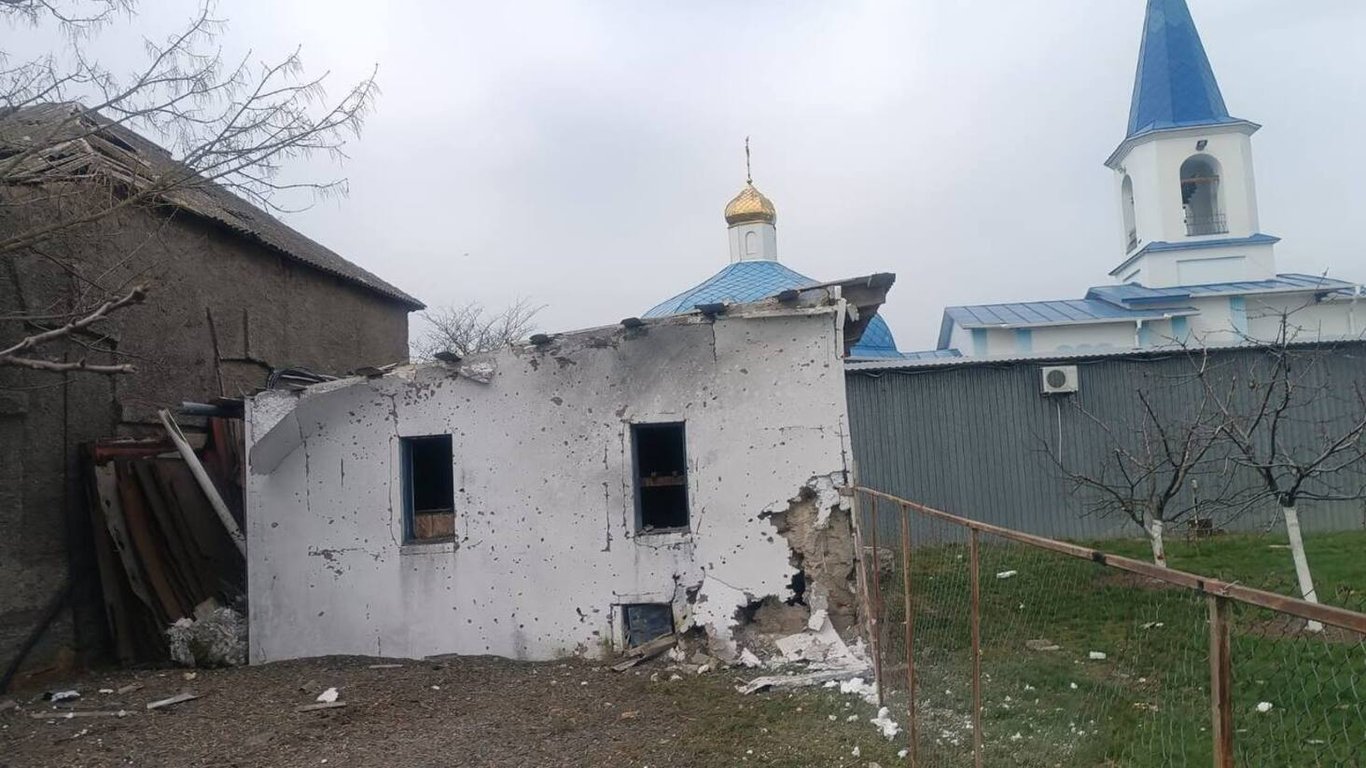 Обстріл монастиря під час літургії
