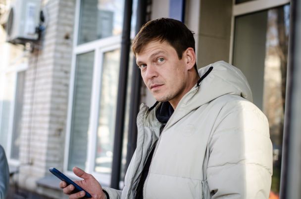 Aktor z serialu „Lekarka” zerwał kontakty z rodziną z Syberii za popieranie wojny