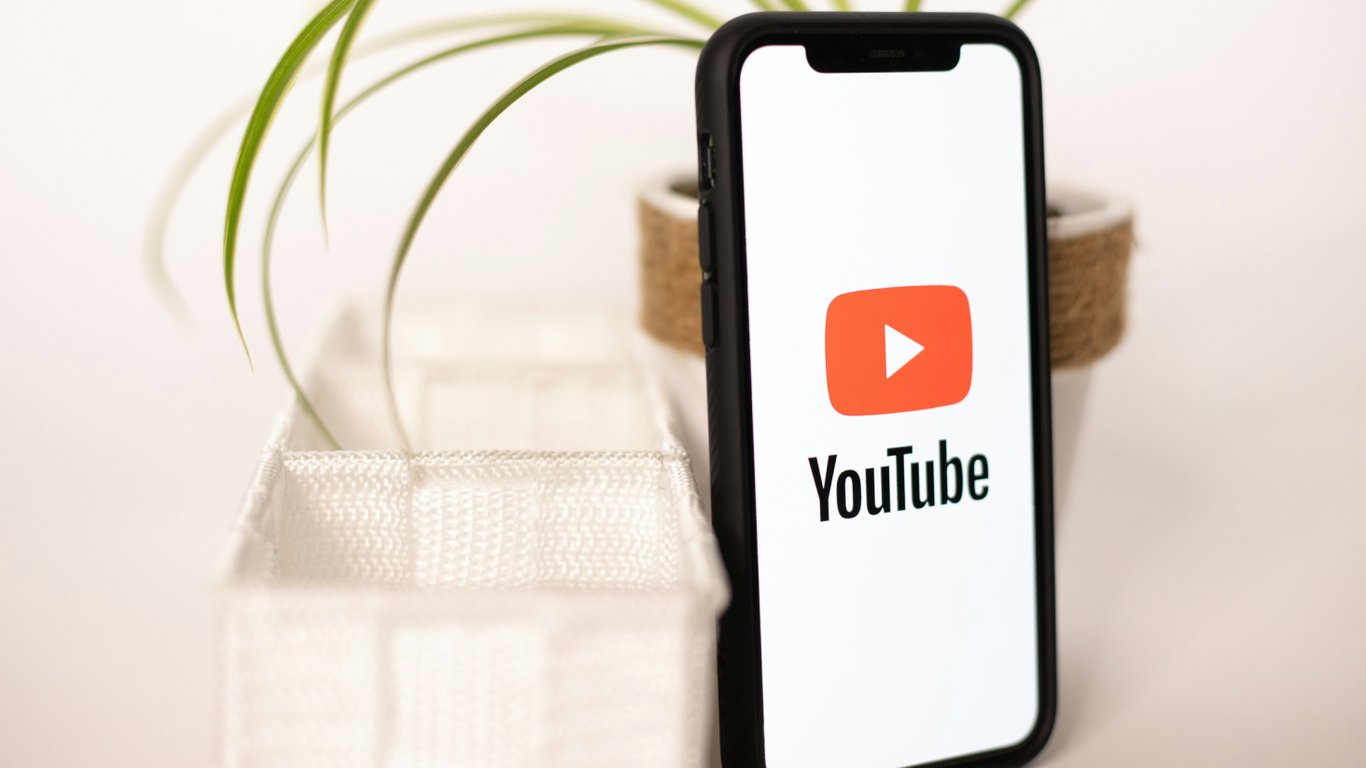 YouTube расширил нейросетевой дубляж: теперь доступно 27 языков, включая русский
