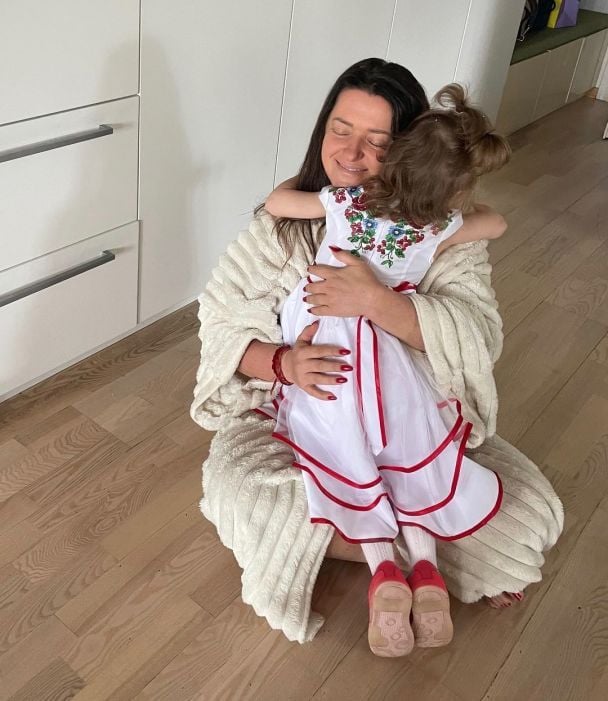 Natalia Mogilevskaya showed a hairstyle from her 5-year-old daughter: Will there be no need to cut the hair?
