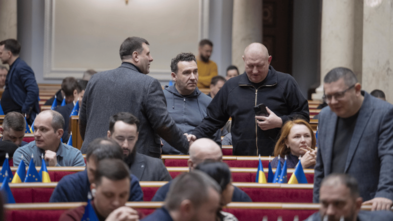 Нардепи під крапельницями після отруєння