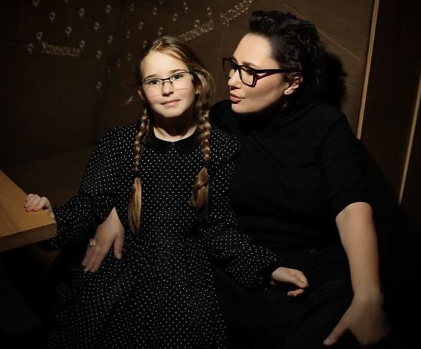 Olena Mozgova and her daughter prepare for the New Year: how to create a celebration without a Christmas tree