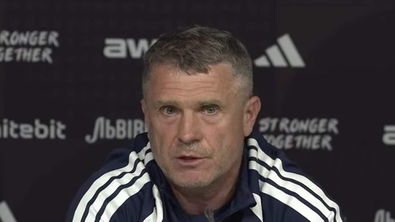 Тренер Ребров говорить з гравцями