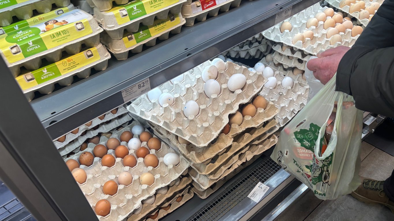 Яйця по 8 гривень за штуку