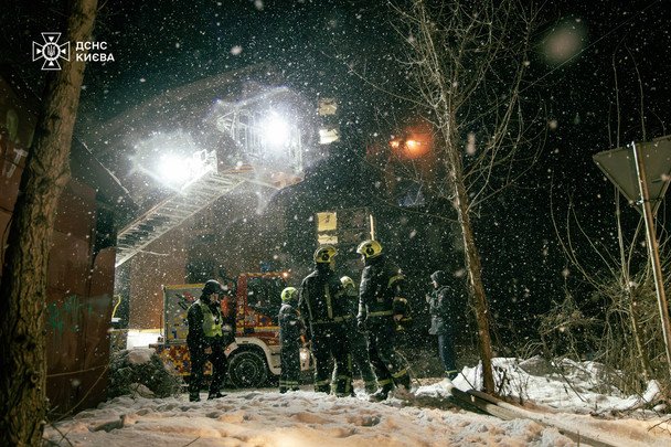 Обстрел Киева 5 февраля: пострадали две женщины, возгорания в трех районах