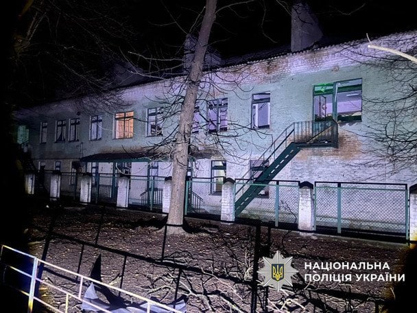 Россияне ночью атаковали Чернигов: трое пострадавших, поврежден детский сад