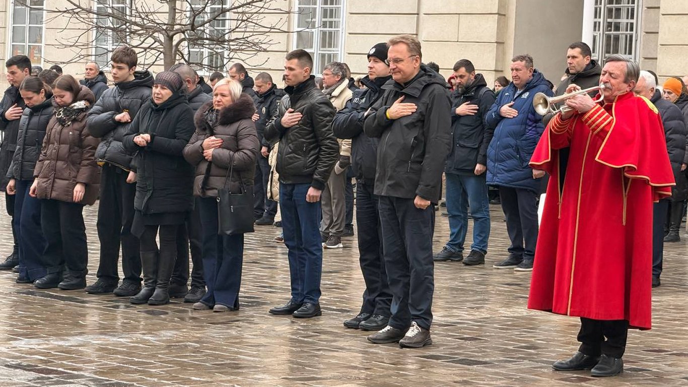Abschied in Lwiw: Trauerfeier für die getötete Polizistin Wiktorija Schpylka