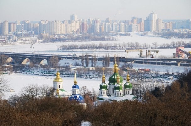 Zima 2025–2026 na Ukrainie będzie cieplejsza: kiedy oczekiwać arktycznych chłodów