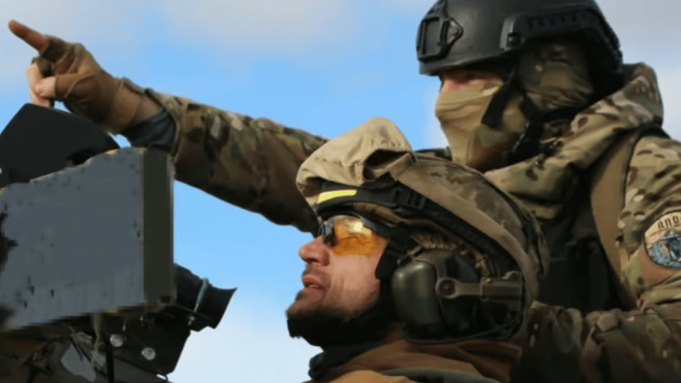 Ukraine's Azov Brigade Recruiting Intelligence Analysts with Salaries Up to 127,000 UAH