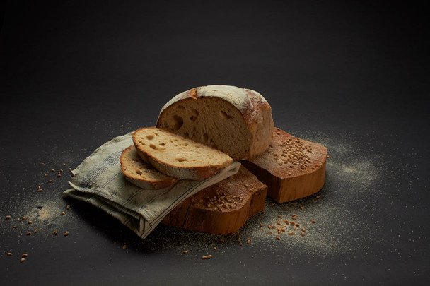 Хліб і яблуко для свіжості