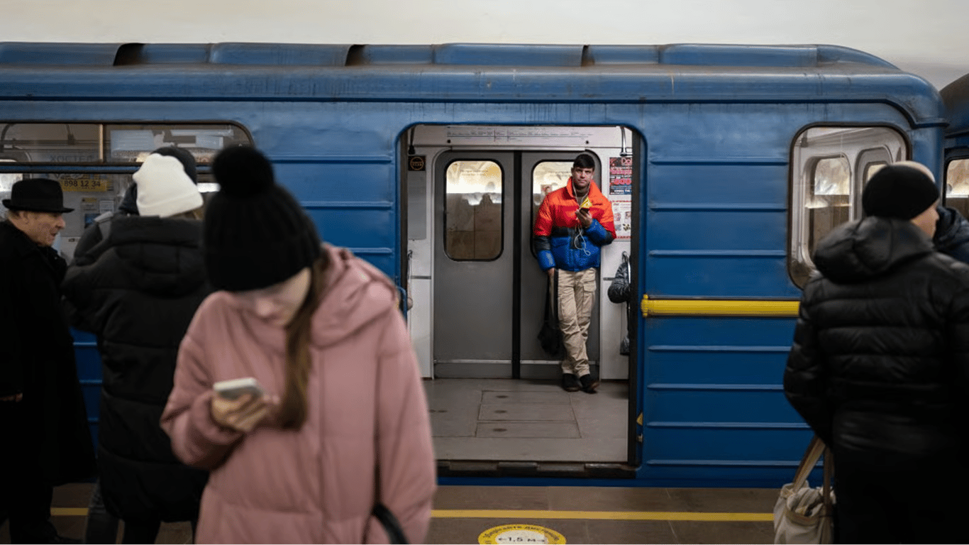 Nieukończone perony metra w Kijowie: historia niedoszłych stacji