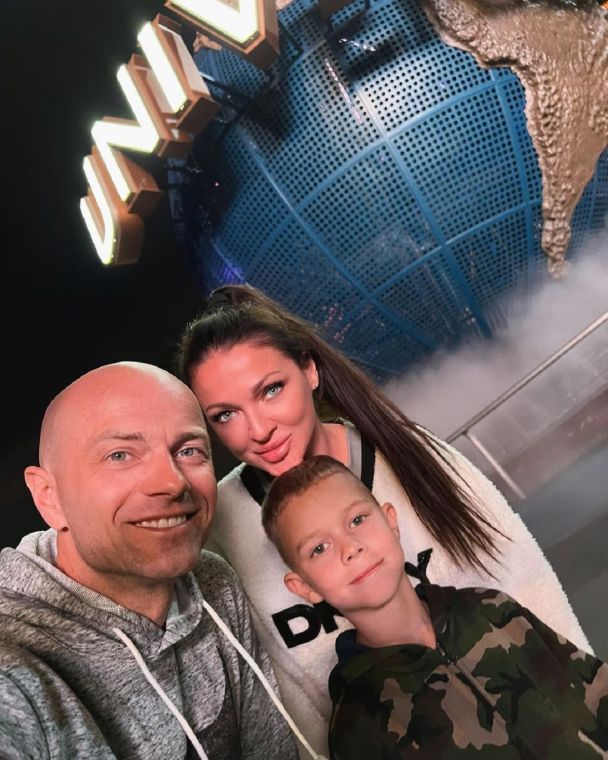 Vlad Yama for the first time without a beard: how he celebrated his son's 10th birthday in emigration