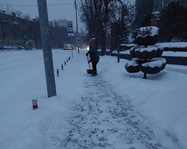 Снежный хаос в Киеве: ключевые магистрали встали в пробках