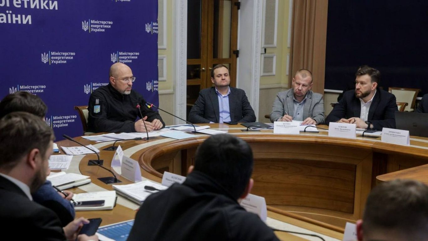 В Киеве без электричества остаются сотни тысяч абонентов: заявление министра энергетики