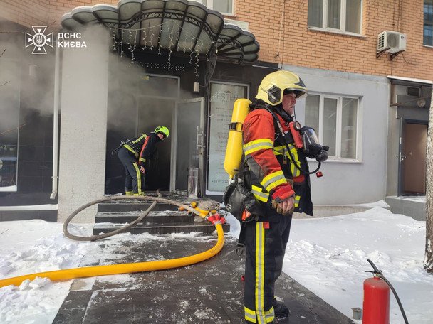 Пожар в салоне красоты из-за генератора