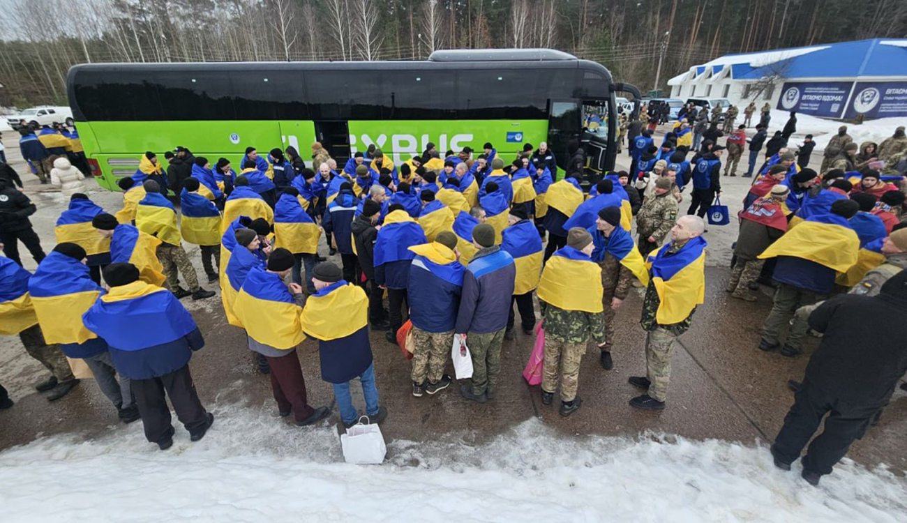 Повернення українських захисників додому