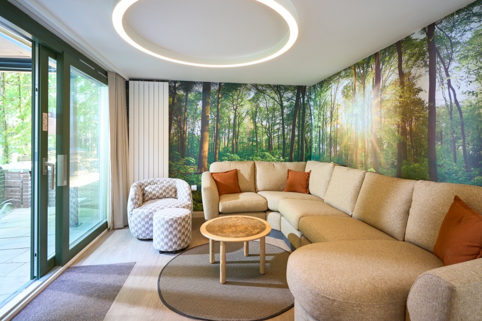 Center Parcs открывает премиум-коттеджи с зонами для барбекю и игровыми зонами: как забронировать