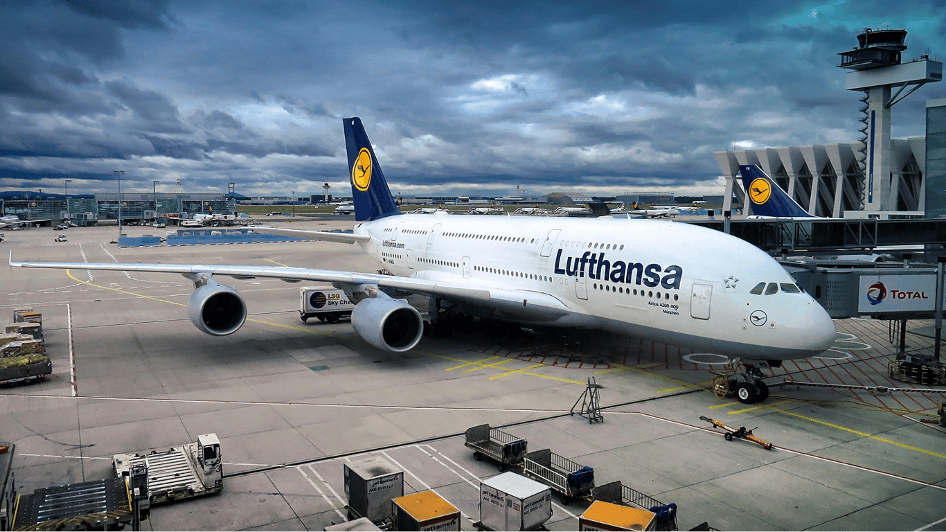 Lufthansa to Equip Entire 850-Aircraft Fleet with Free Starlink Internet