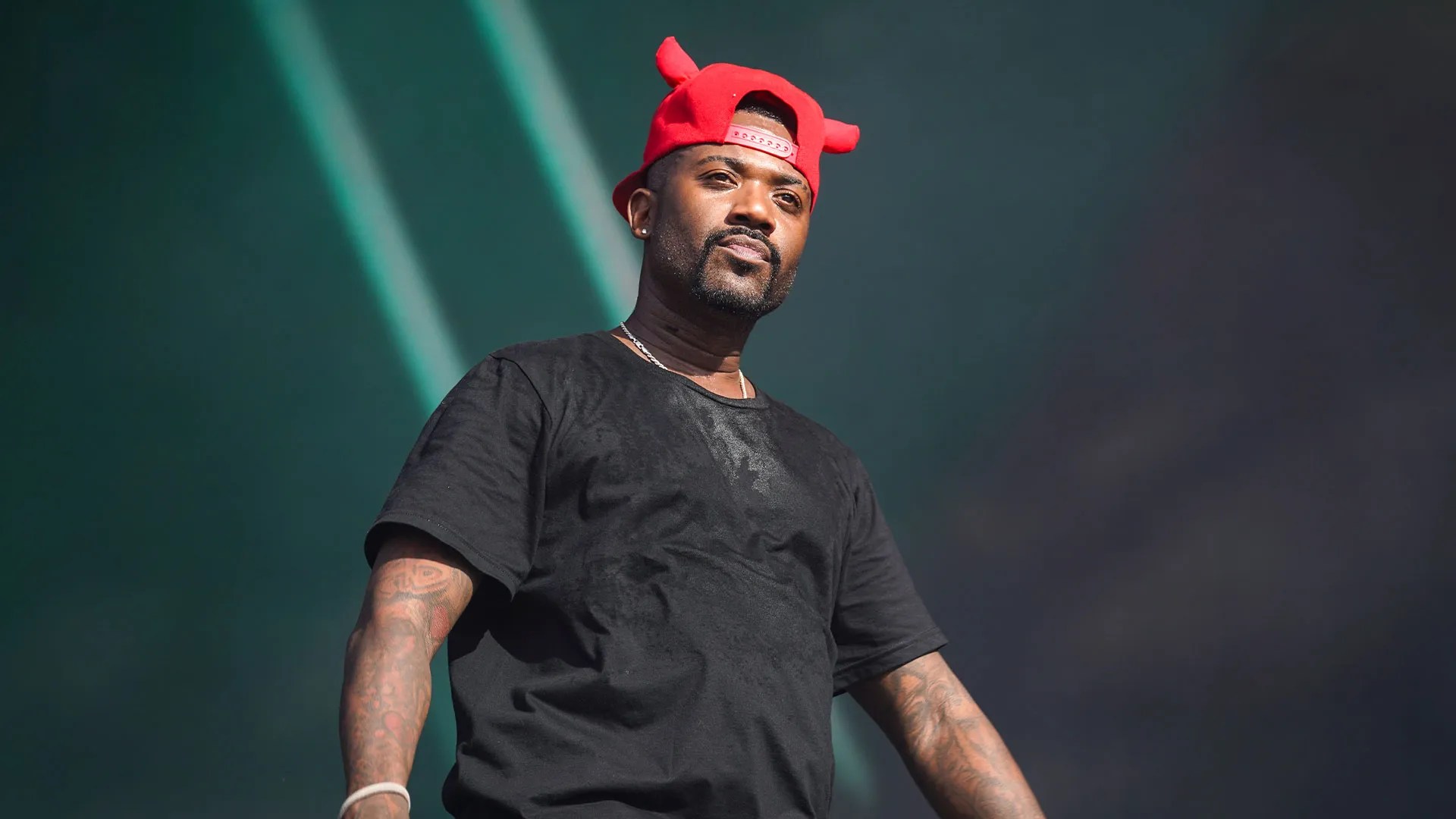 Rapper Ray J hospitalized in Las Vegas: heart and pneumonia are the cause