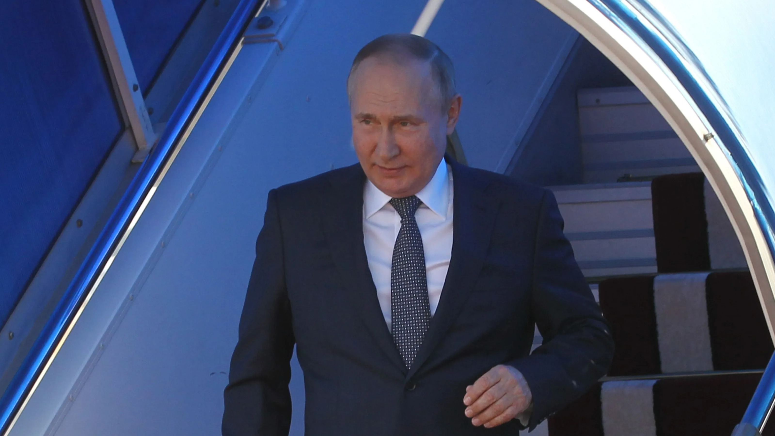 Путин летит до Трампа 2000 миль в обход Украины: причина маршрута