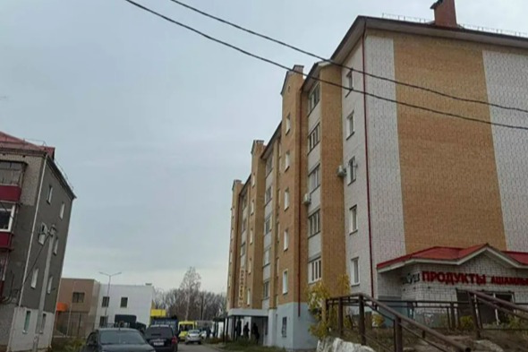 Росія: 5-річна дівчинка викинула новонародженого брата з вікна