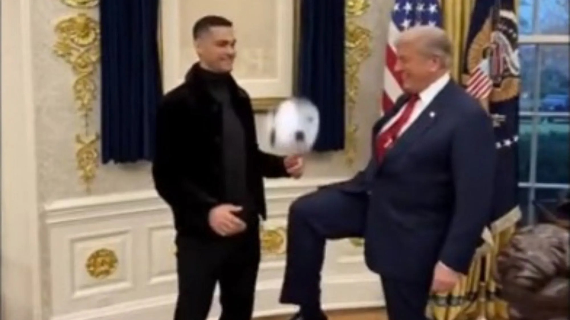 Трамп опубликовал видео с Роналду в Oval Office: это создано искусственным интеллектом