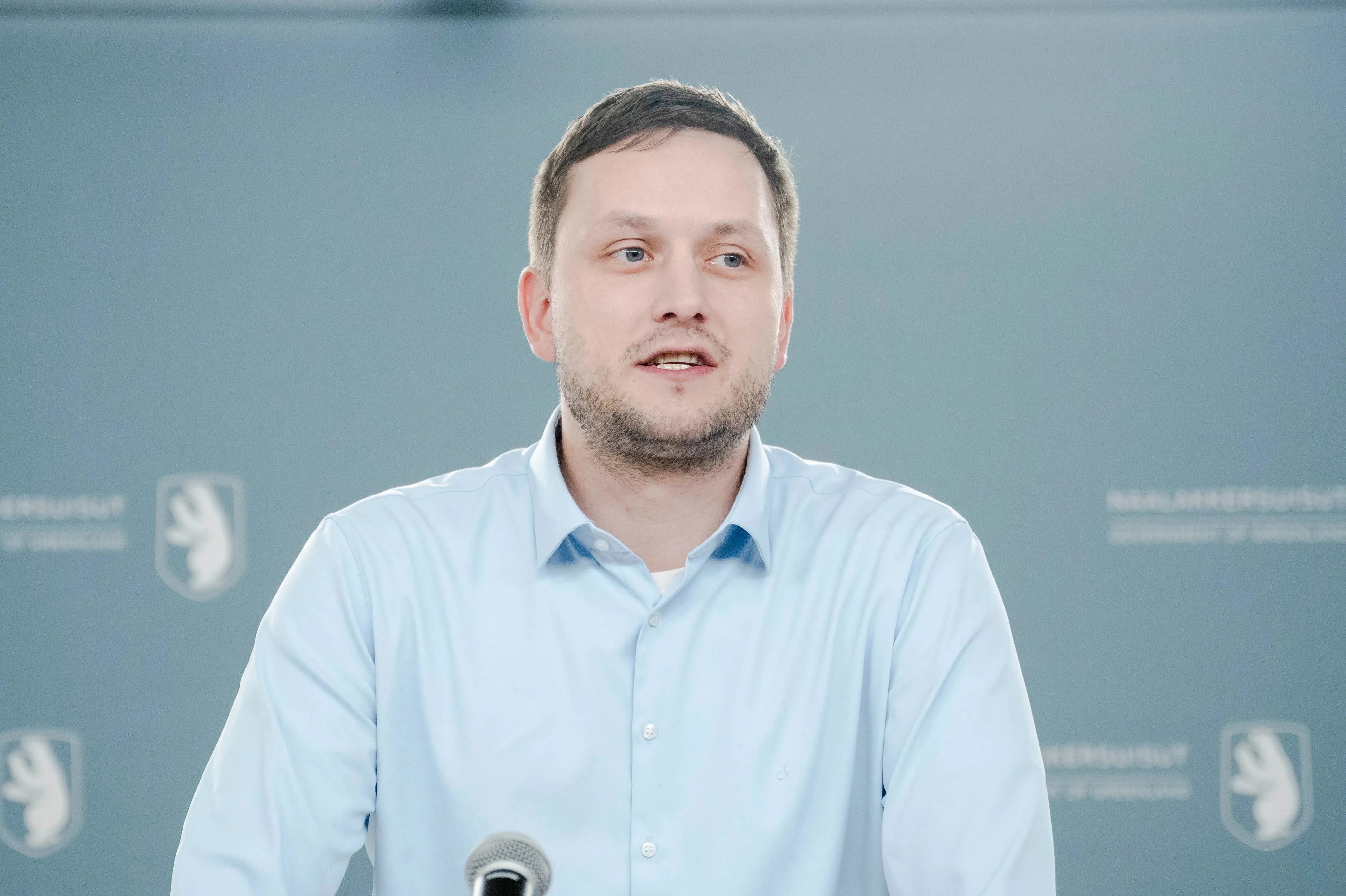 Трамп заявив про легкий та важкий шлях для Гренландії: прем'єр відповів