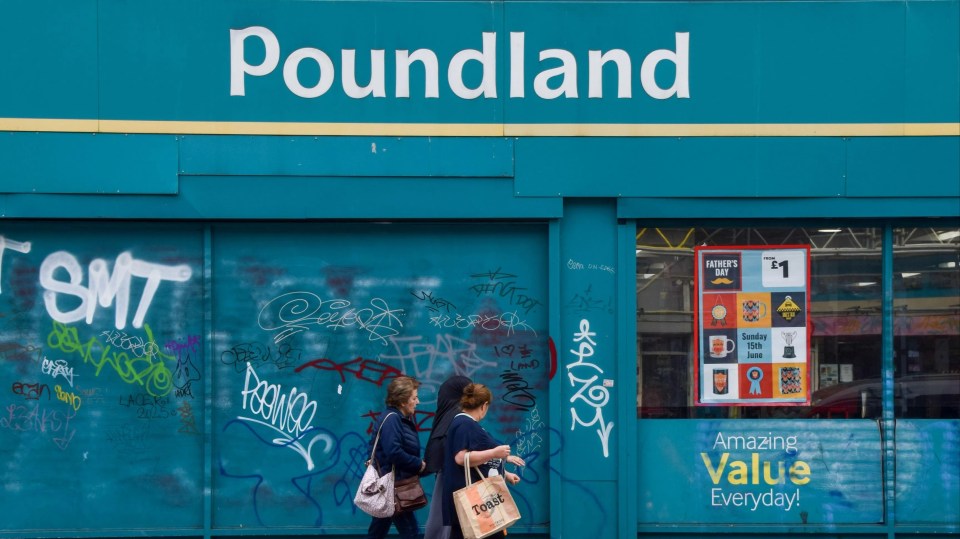 Major high street chain with 800 stores to close 11 shops TODAY as 48 to shut for good