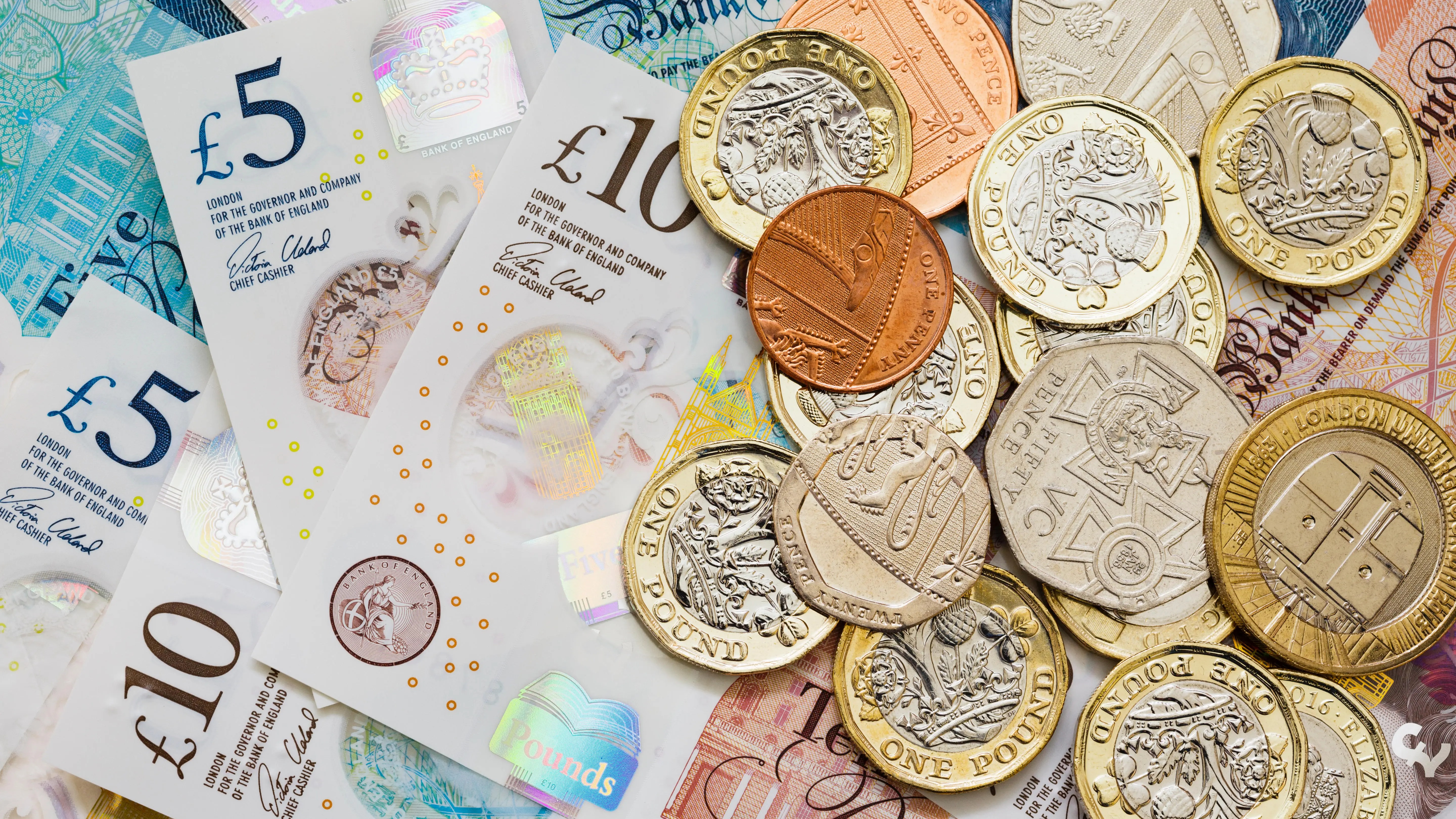 Українцям на Universal Credit пропонують 1200 фунтів бонусу: як отримати