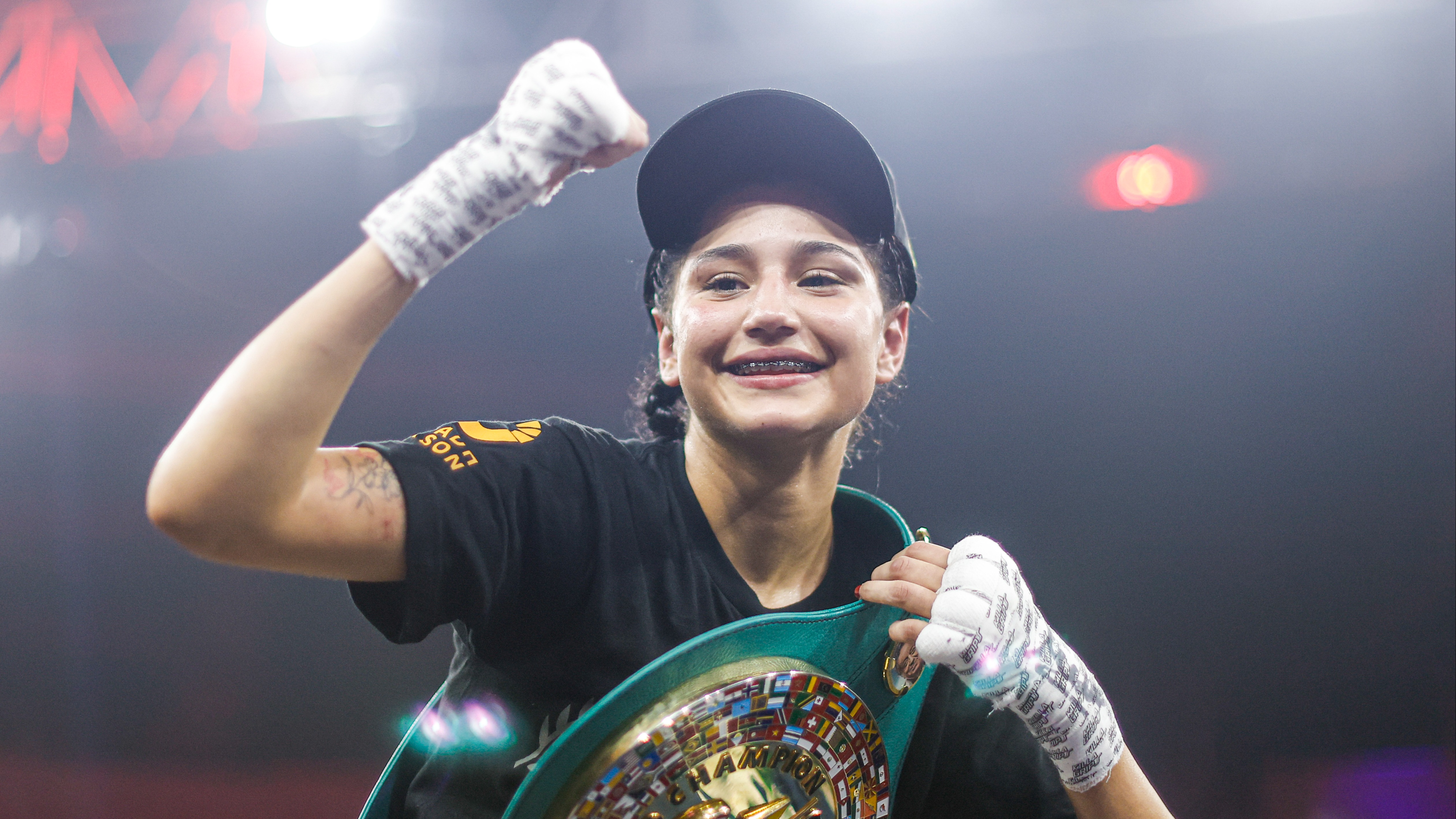 Мексиканка Заморано в 13 років стала наймолодшою чемпіонкою світу з боїв без правил