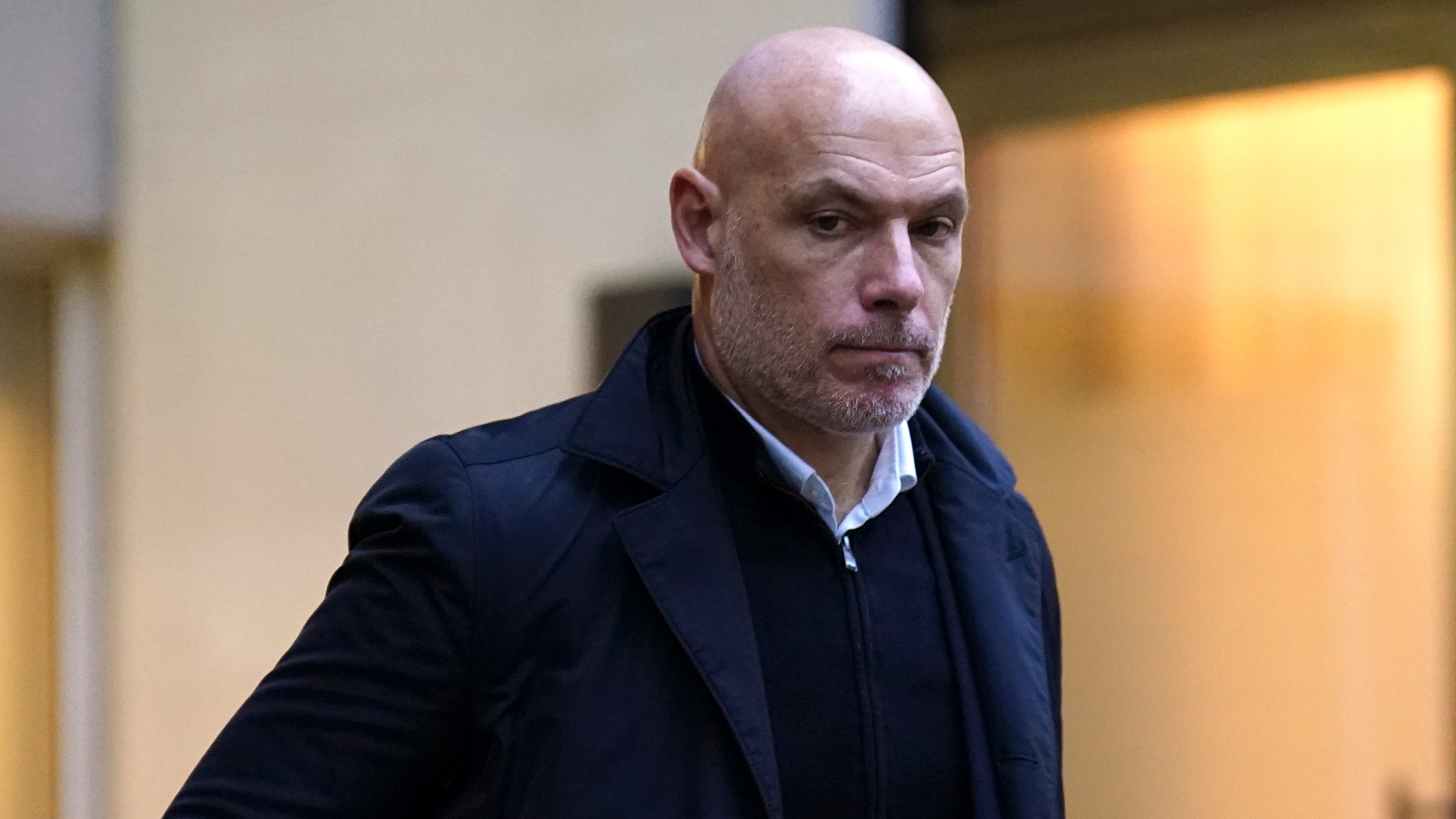 Говард Вебб поставить перед судом у справі про тиск на арбітра Лізу Бенн