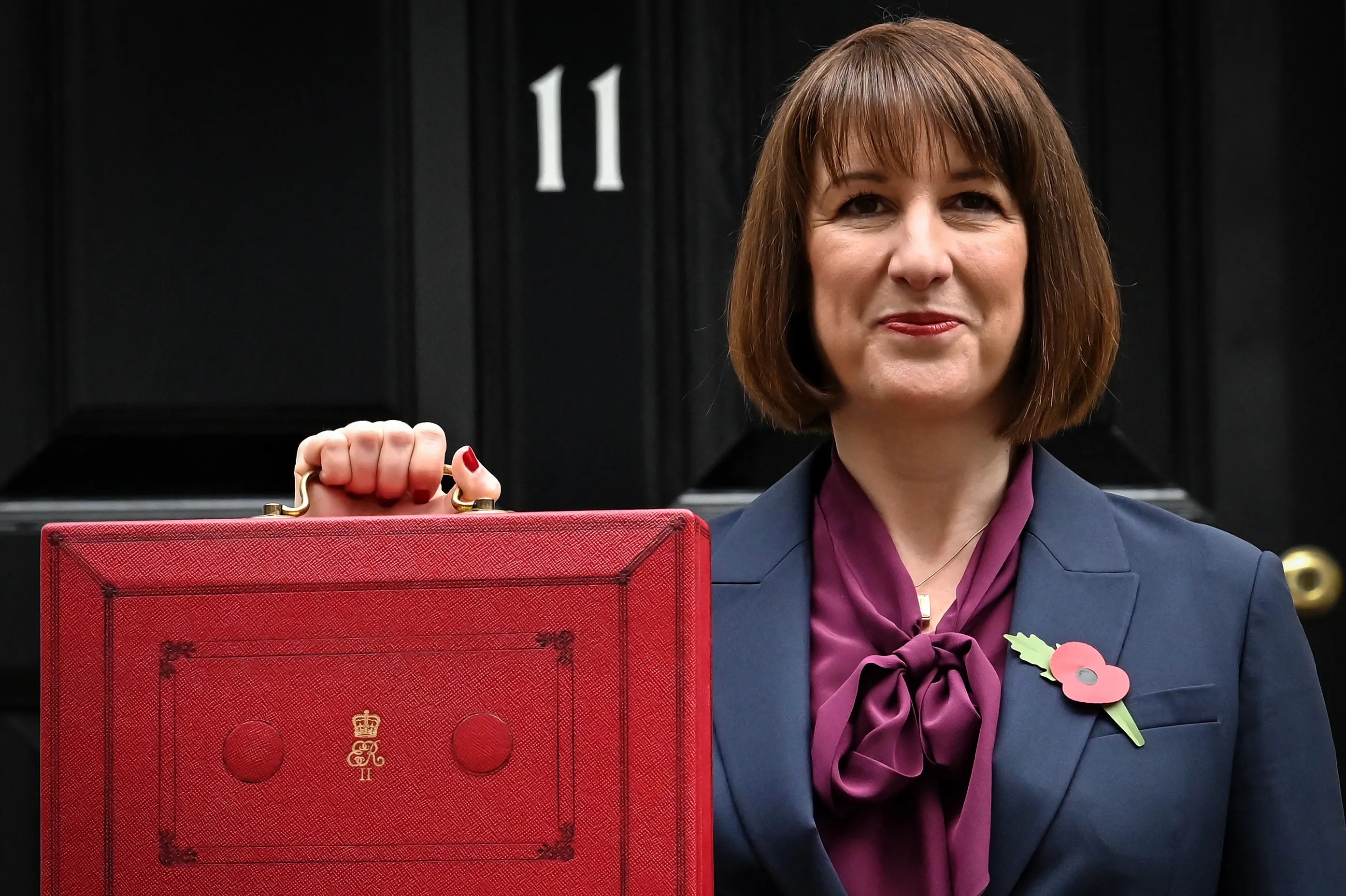 Britain in Welfare Crisis: 5 Million Receiving Payments Without Employment