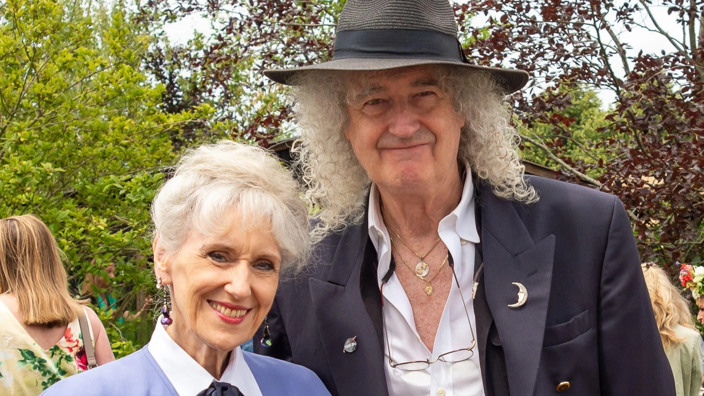 The invasion of weevils in Brian May's mansion: the Queen star's wife nearly fainted