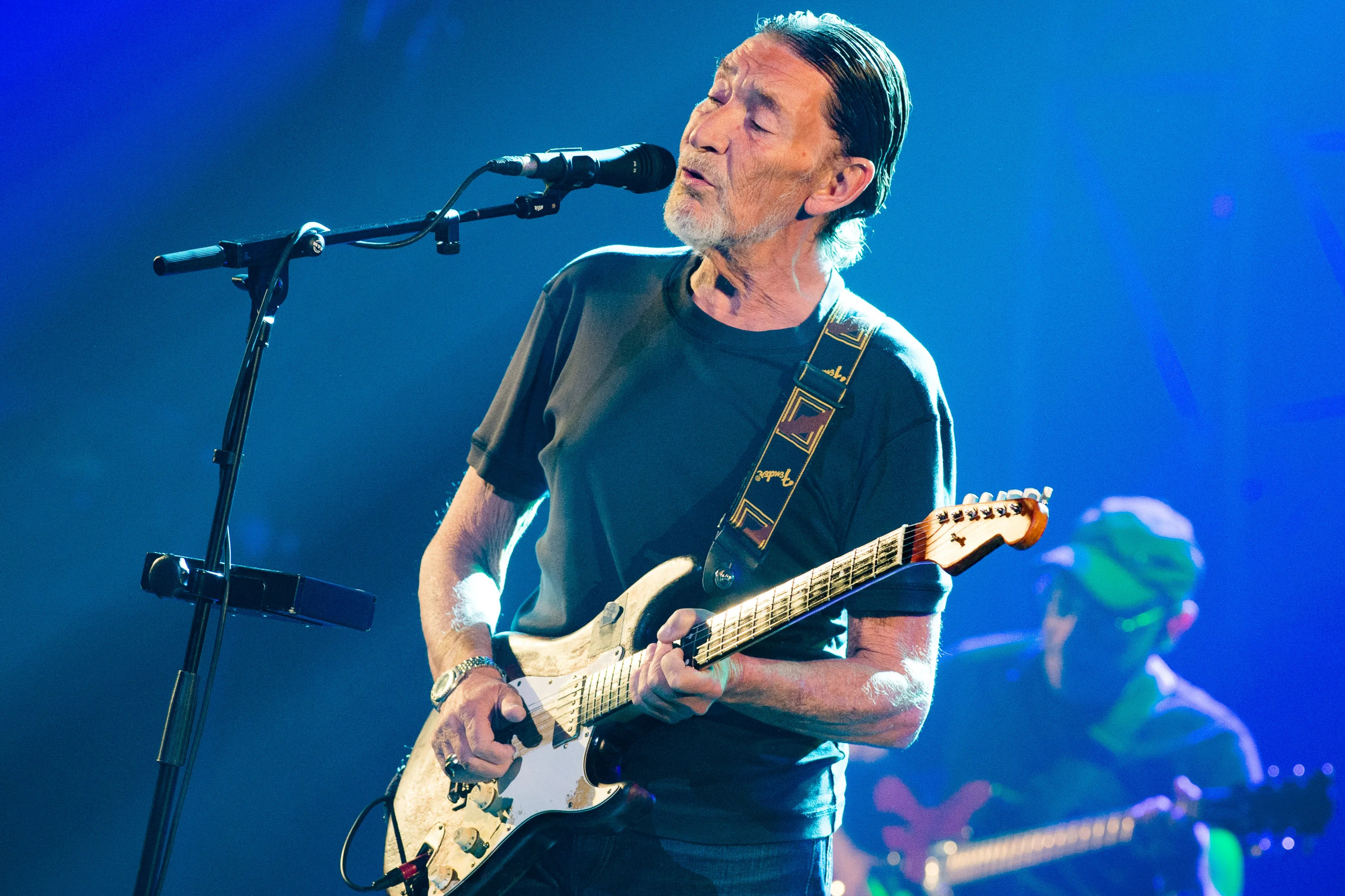 Chris Rea wrote Driving Home For Christmas when he lost his license: the story of the hit