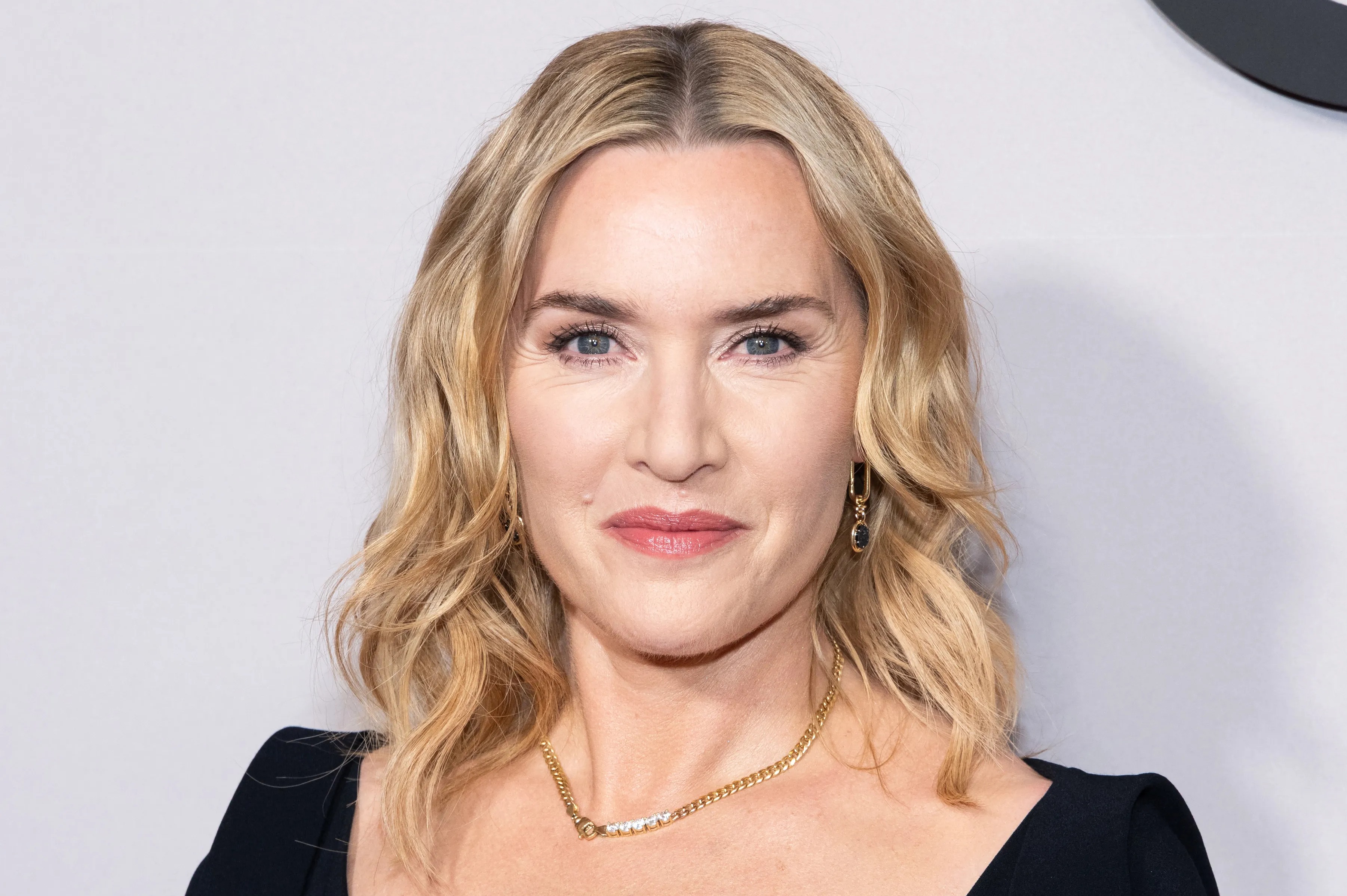 Kate Winslet on the experience of first kisses: how it influenced her debut role