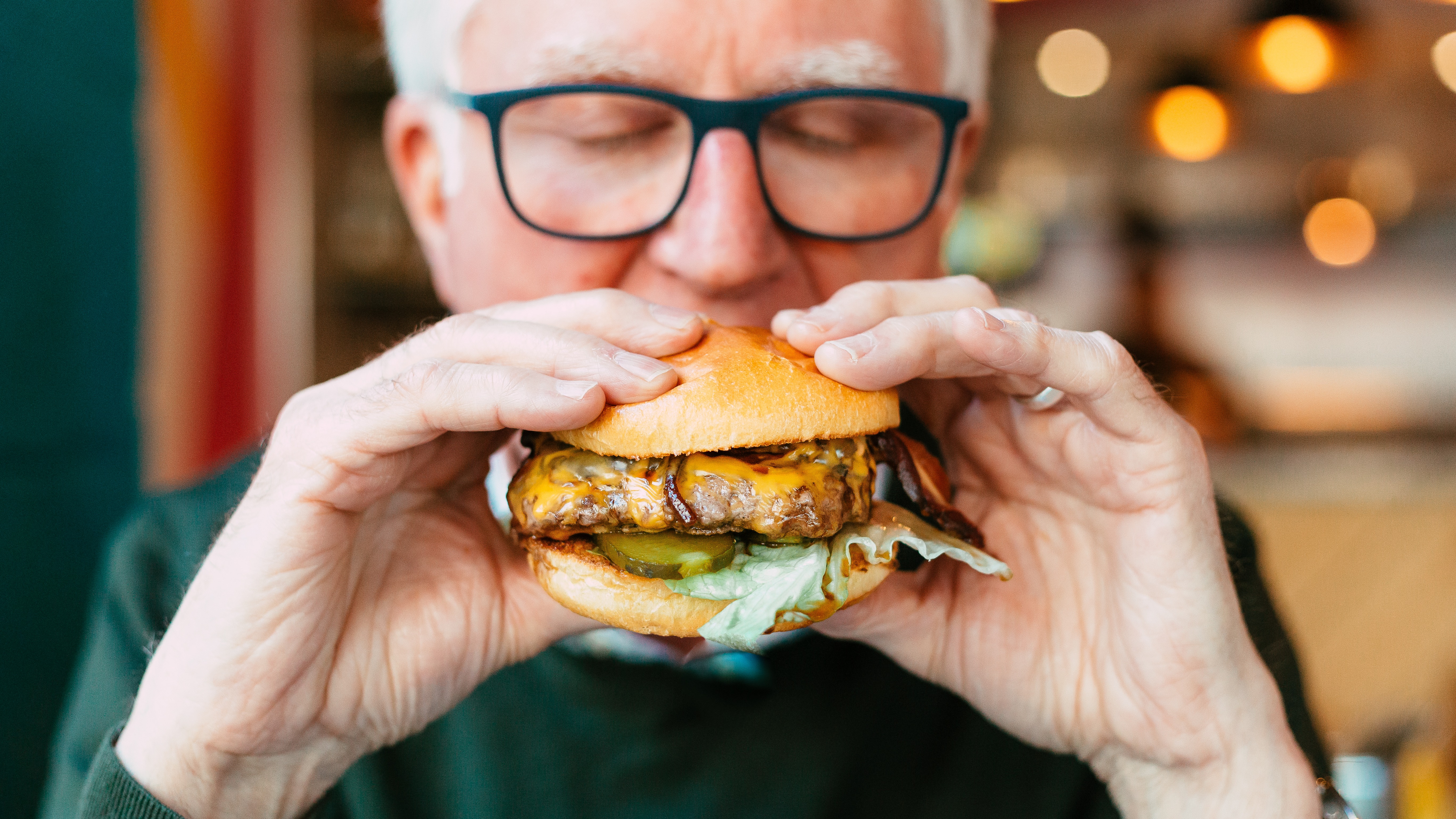Five Guys запускает бургер для тех, кто на Ozempic: вместо булочки — листья салата