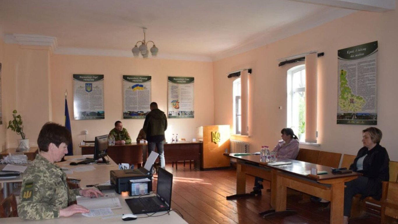 Nowe stawki i zasady rezerwacji przed poborem: co muszą wiedzieć pracownicy i pracodawcy