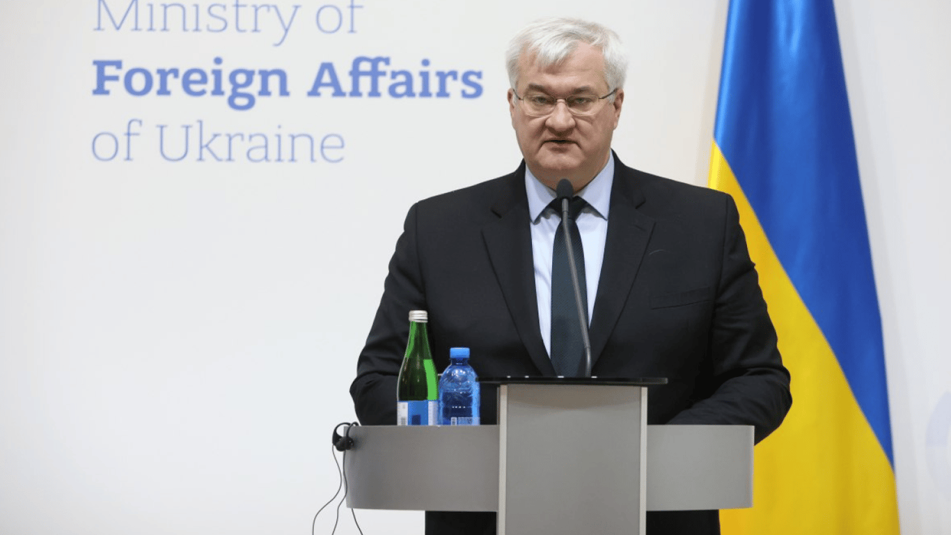 Україна вимагає повернути активи Ощадбанку
