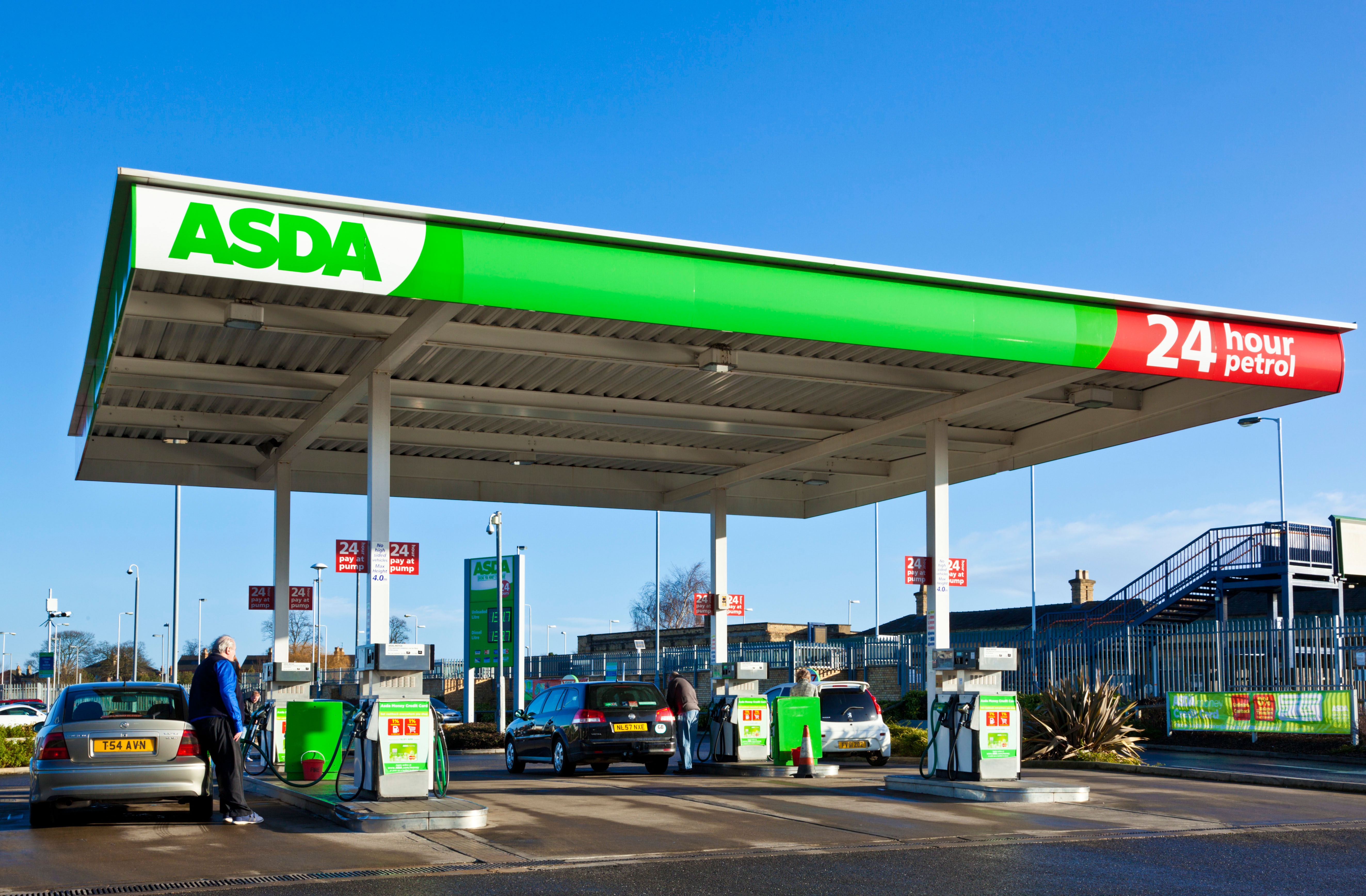 ASDA запускає знижки на пальне: як отримати 3 пенси за літр
