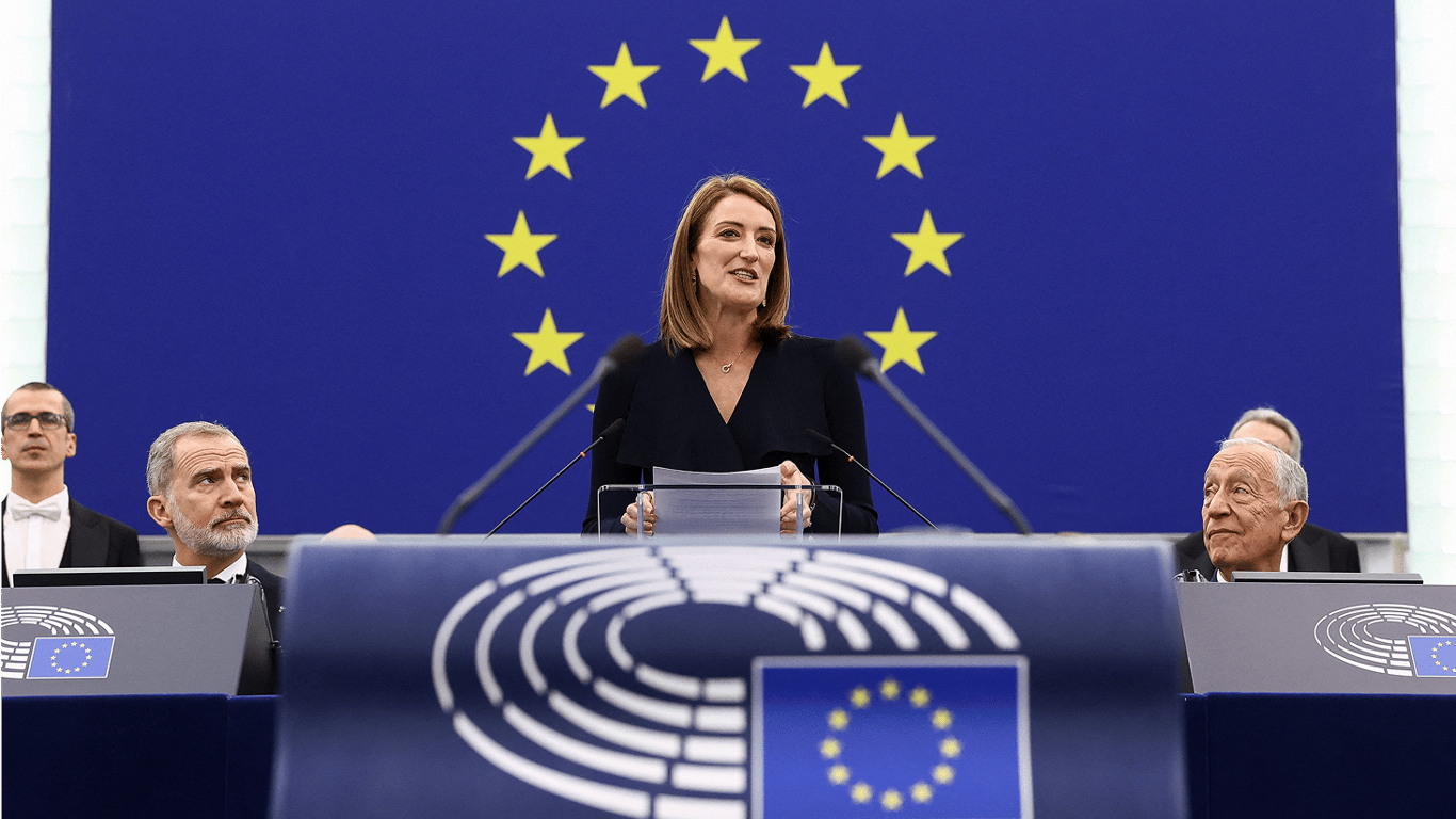 Европарламент одобрил Украине кредит в 90 миллиардов евро: цели финансирования