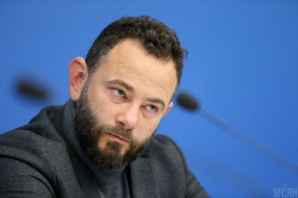 Дубінський виходить з суду