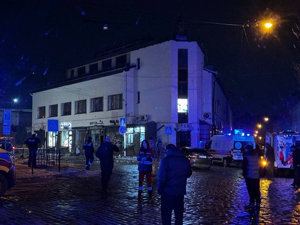 Взрывы в центре Львова: пострадали полицейские и гвардеец